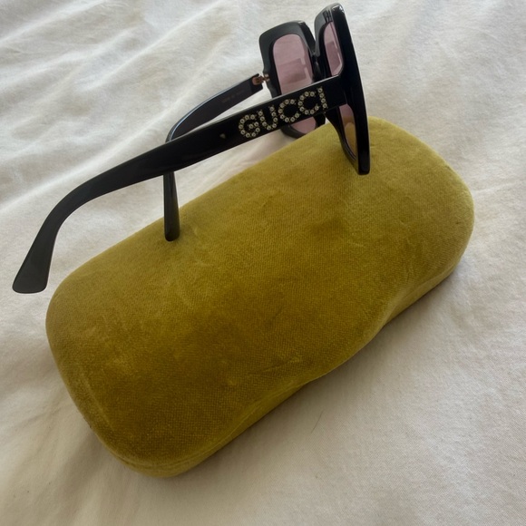 Gucci Black and pink Oversized Sunglasses with Crystal logo